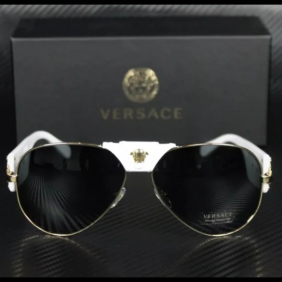 💢SOLD OUT AT SHIOPBEGIZBTQ💢VERSACE 🆑Special Deals Designer Merchandise- - Picture 9 of 16